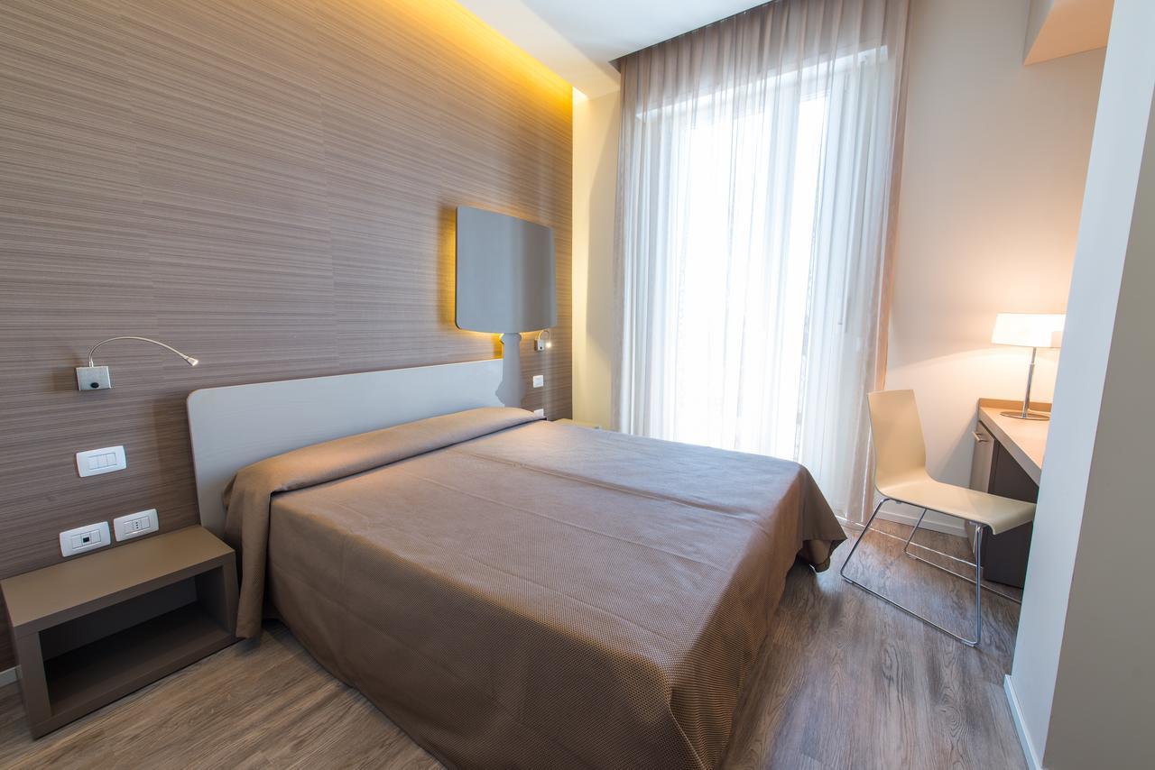 Hotel 2000 Rimini Exterior photo