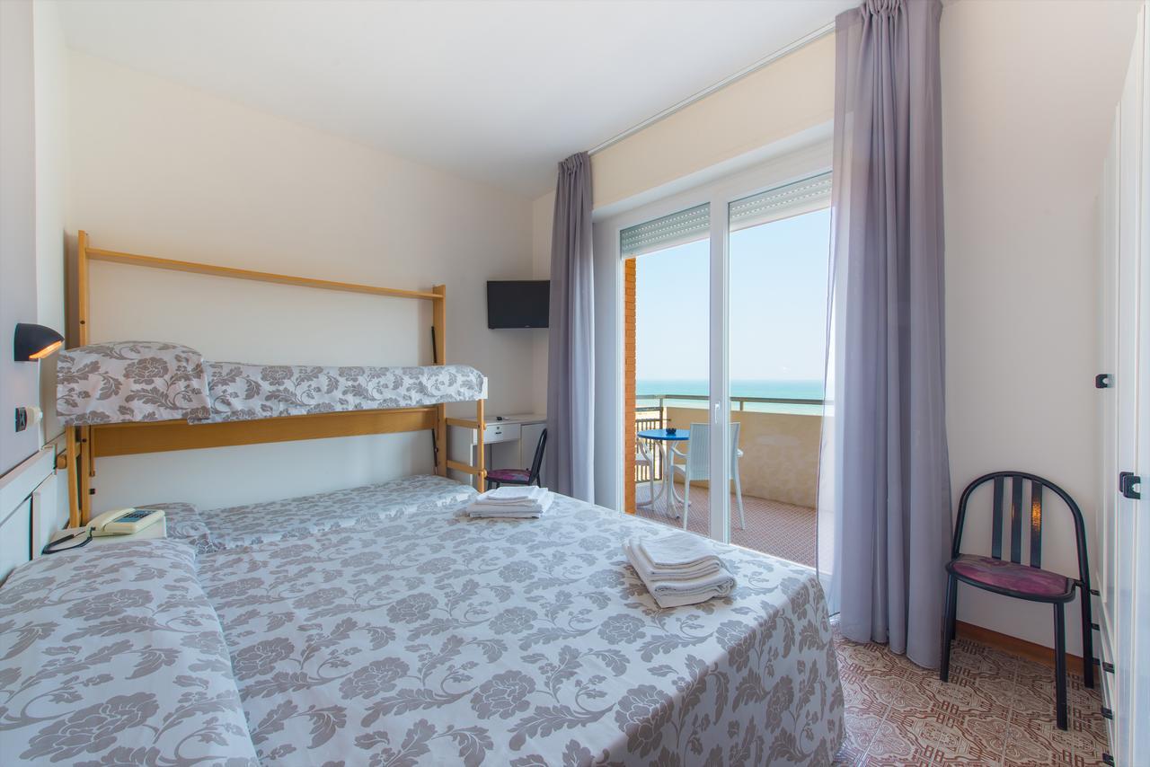 Hotel 2000 Rimini Exterior photo